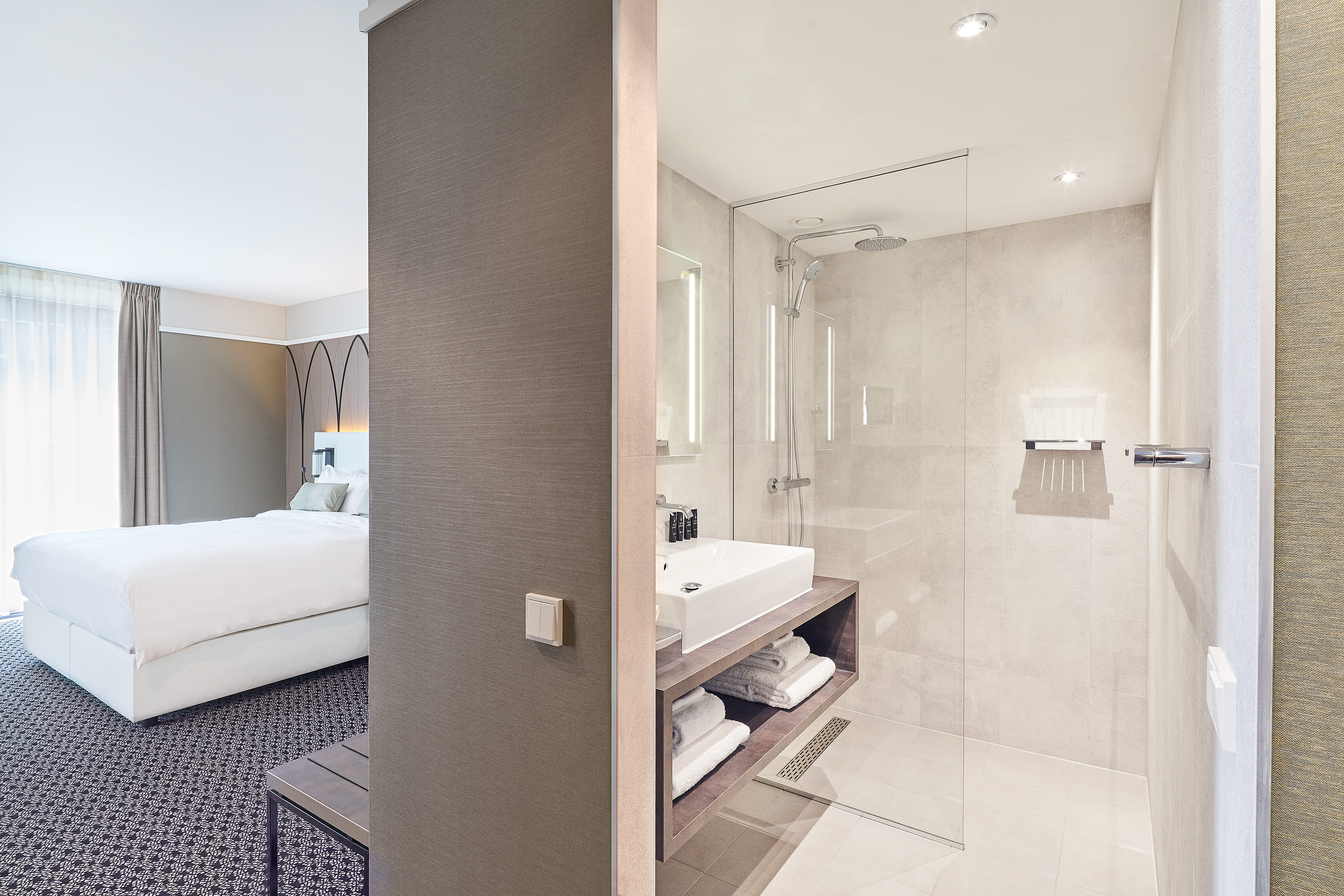 executive-room-bathroom-1.jpg